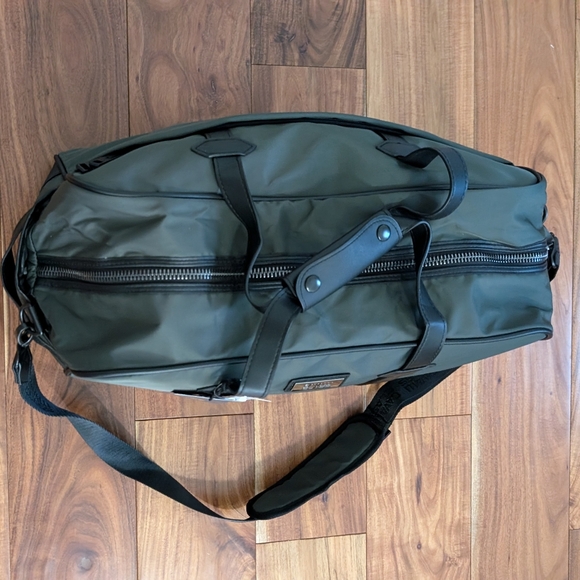 Roberto Cavalli Cavalli Class 19" Logo Duffel Bag With Removable Strap Nwt ❤️ - Picture 4 of 8